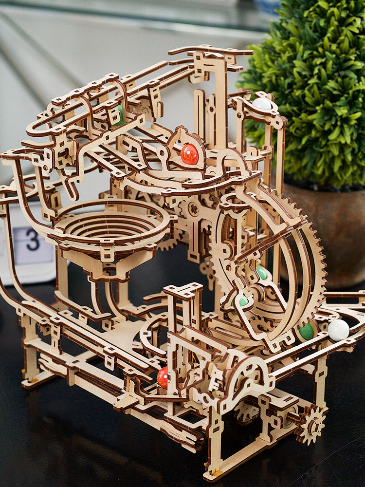Holz-Puzzle, 3D Puzzle, Rollbahn